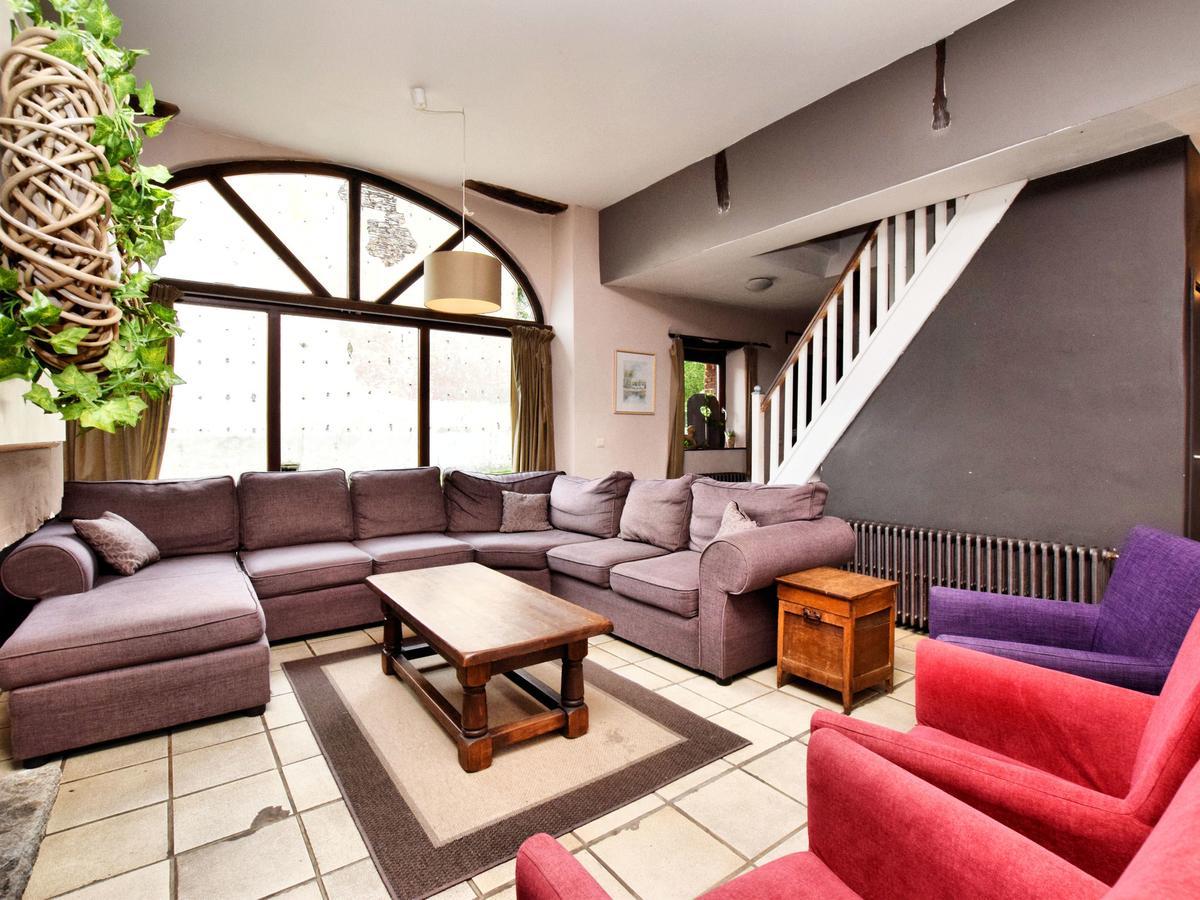 Spacious Holiday Home In Lierneux With Garden エクステリア 写真