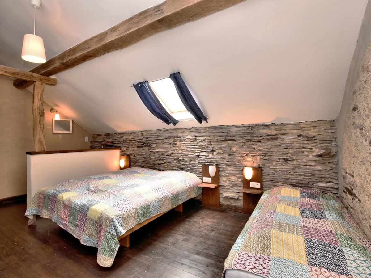 Spacious Holiday Home In Lierneux With Garden エクステリア 写真