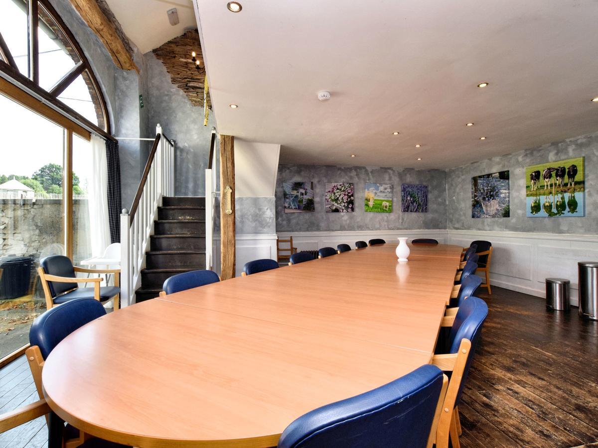 Spacious Holiday Home In Lierneux With Garden エクステリア 写真
