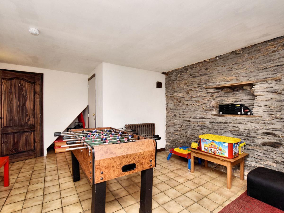 Spacious Holiday Home In Lierneux With Garden エクステリア 写真