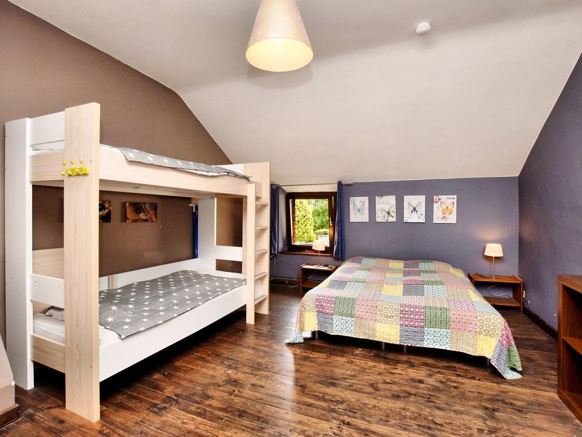 Spacious Holiday Home In Lierneux With Garden エクステリア 写真